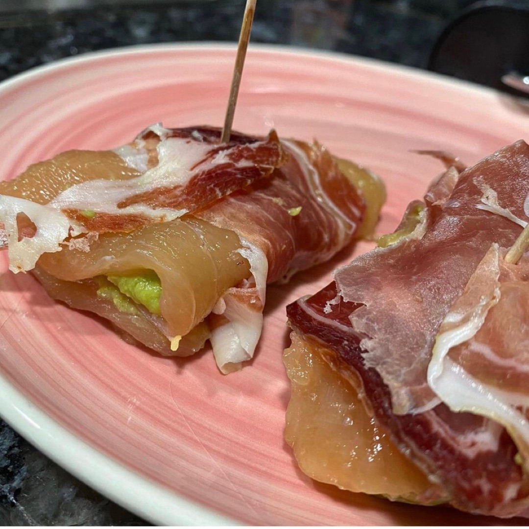 ROLLO DE POLLO CON GUACAMOLE Y JAMÓN Paso 1