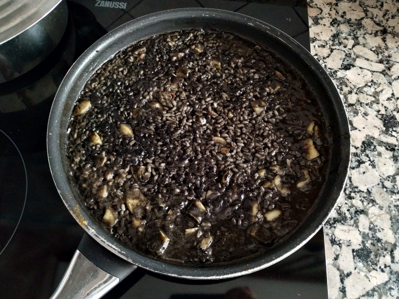 Arroz negro (con Ali Oli)Step 0