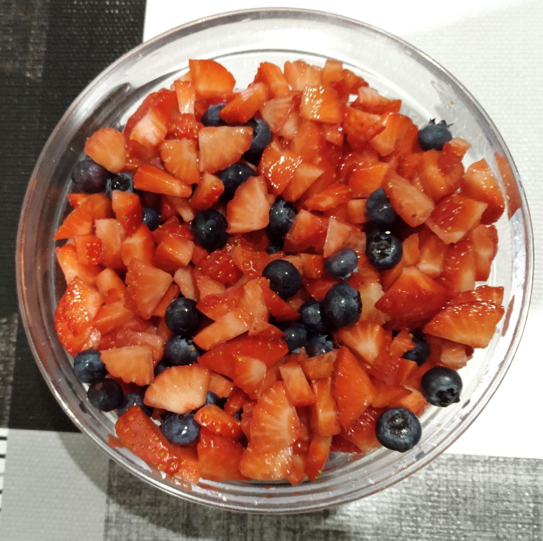 Mermelada casera de fresas y arándanos Paso 0