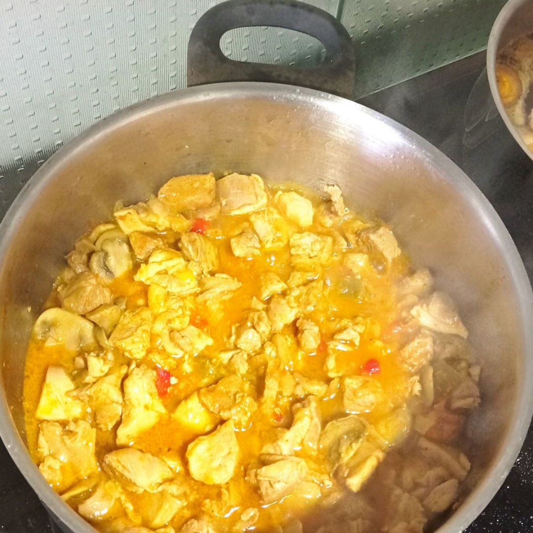 Guisado de patatas y pollo de corral Paso 2 Guisado de patatas y pollo de corral Paso 2