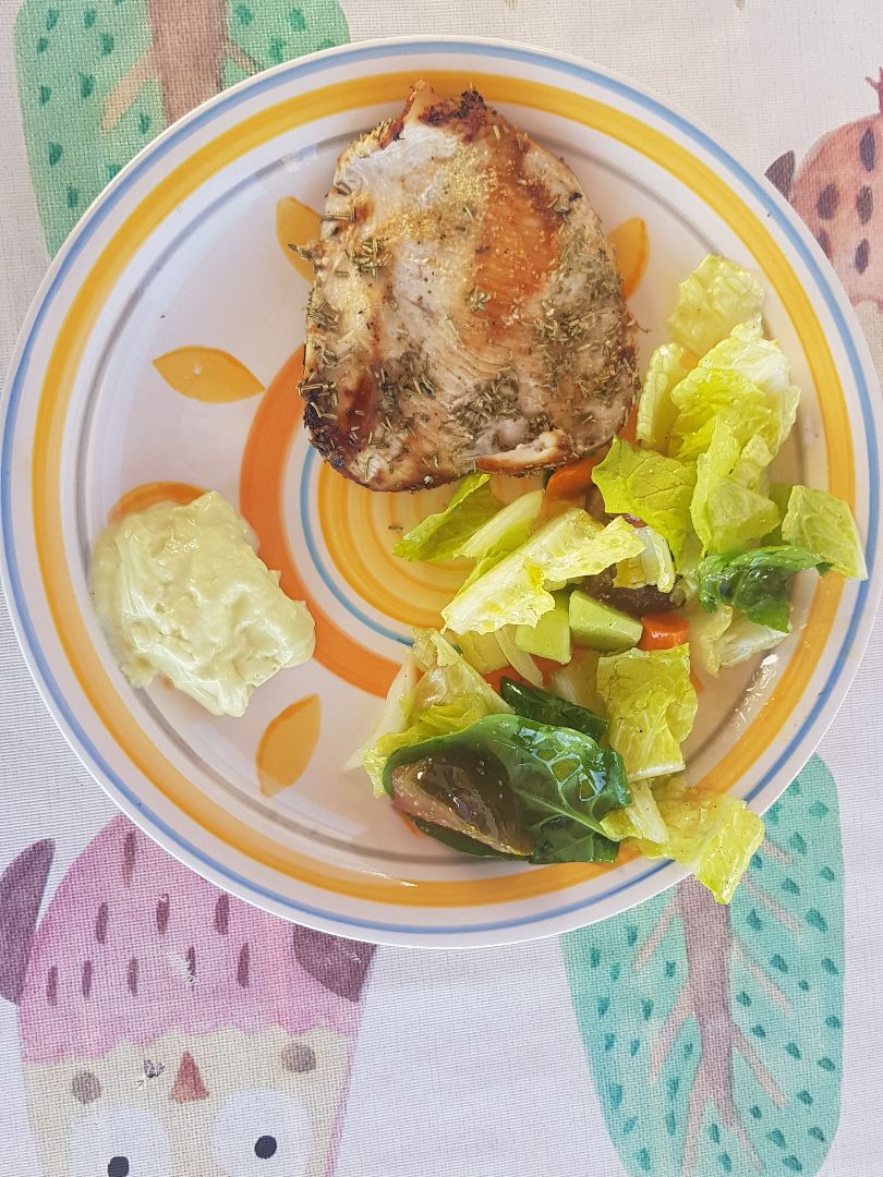 Filete de pavo y ensalada 