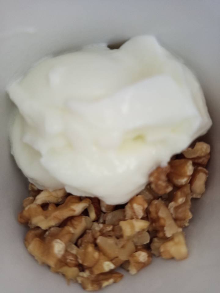Yogur con nueces Yogur con nueces
