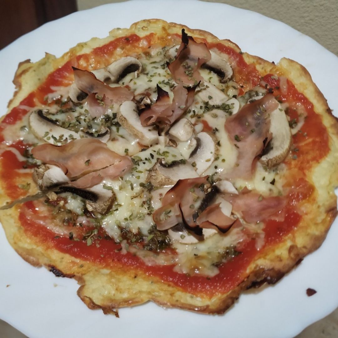 Pizza con base de pollo Pizza con base de pollo