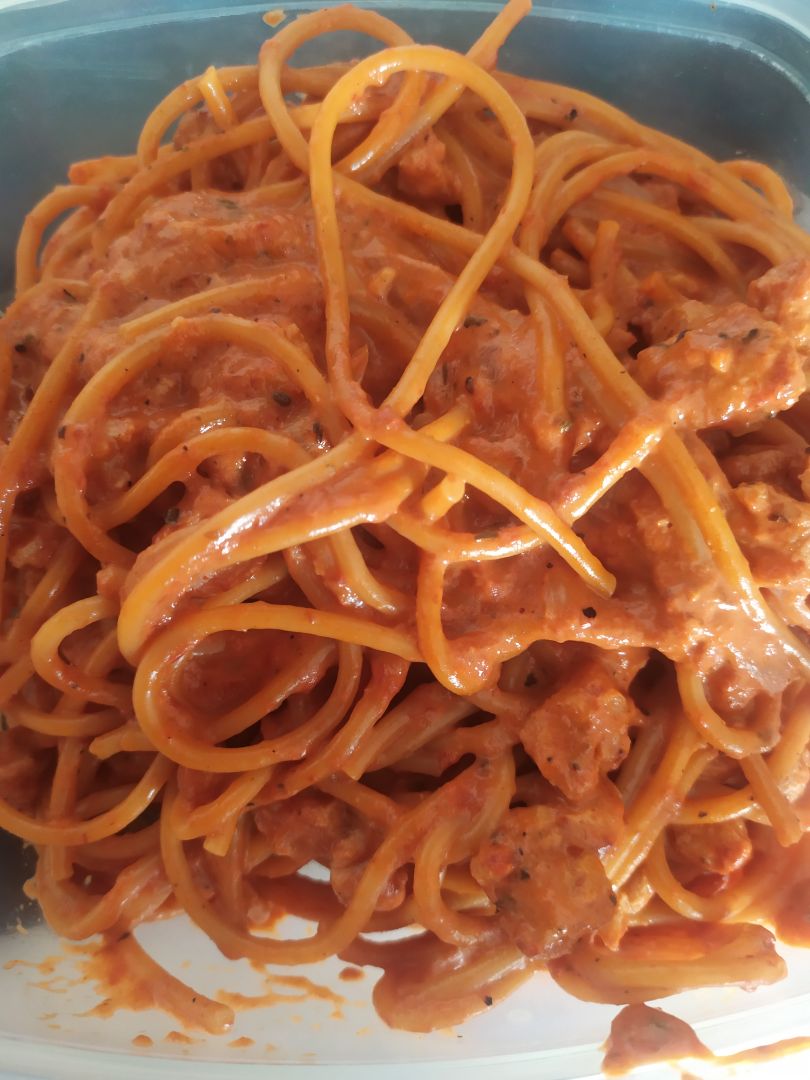 Espaguetis con salsa de pimientos y soja texturizadaStep 0