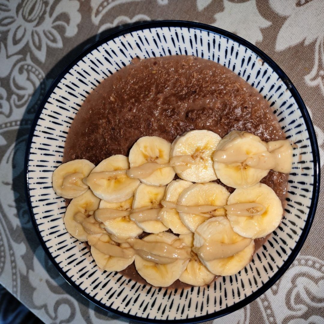 Porridge de crema de cacao y avellanas.