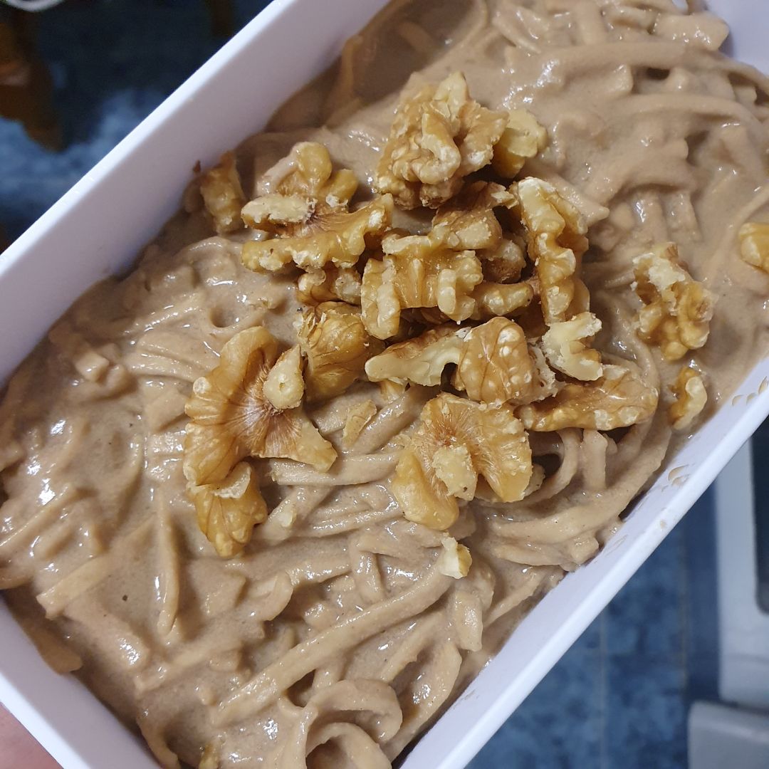 Espaguetis con salsa de nueces Espaguetis con salsa de nueces