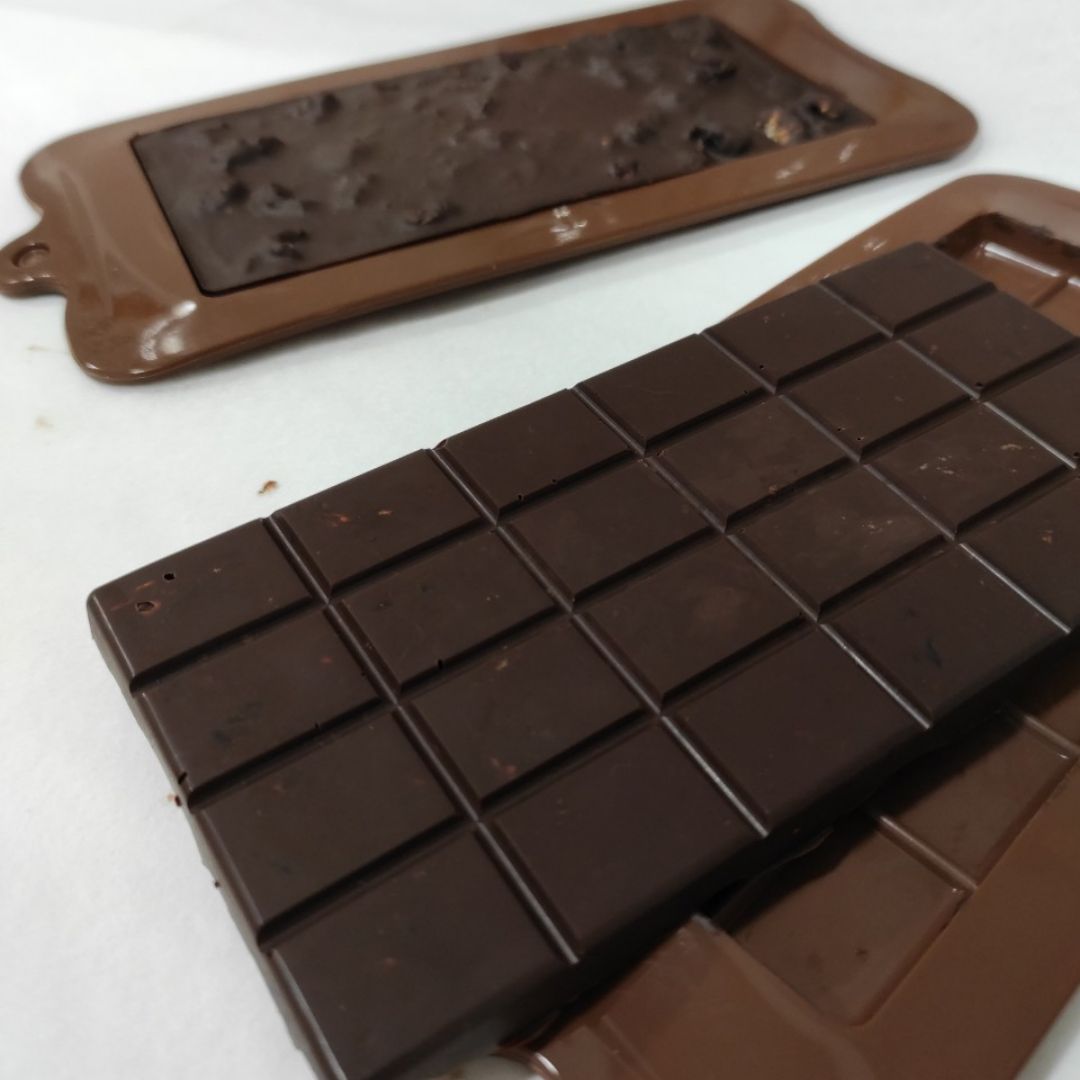 Chocolate 85% con naranja y canela Chocolate 85% con naranja y canela