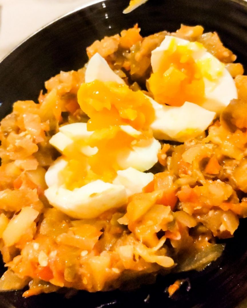 Pisto y huevo cocido Pisto y huevo cocido