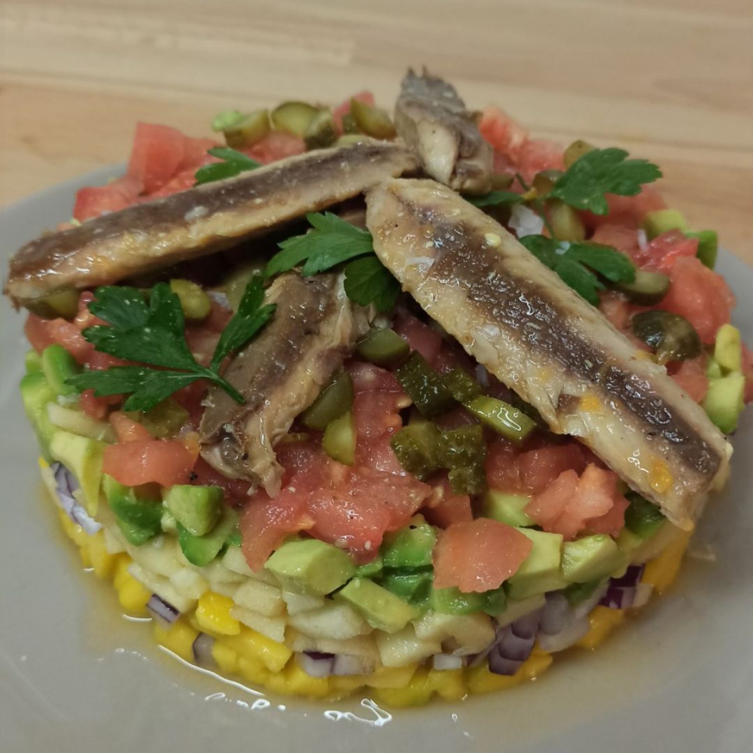 Ensalada de Caballa, Mango y Aguacate Ensalada de Caballa, Mango y Aguacate