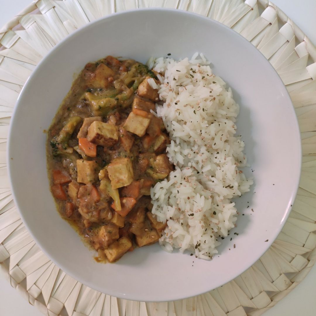 Tofu en salsa de cacahuete Tofu en salsa de cacahuete
