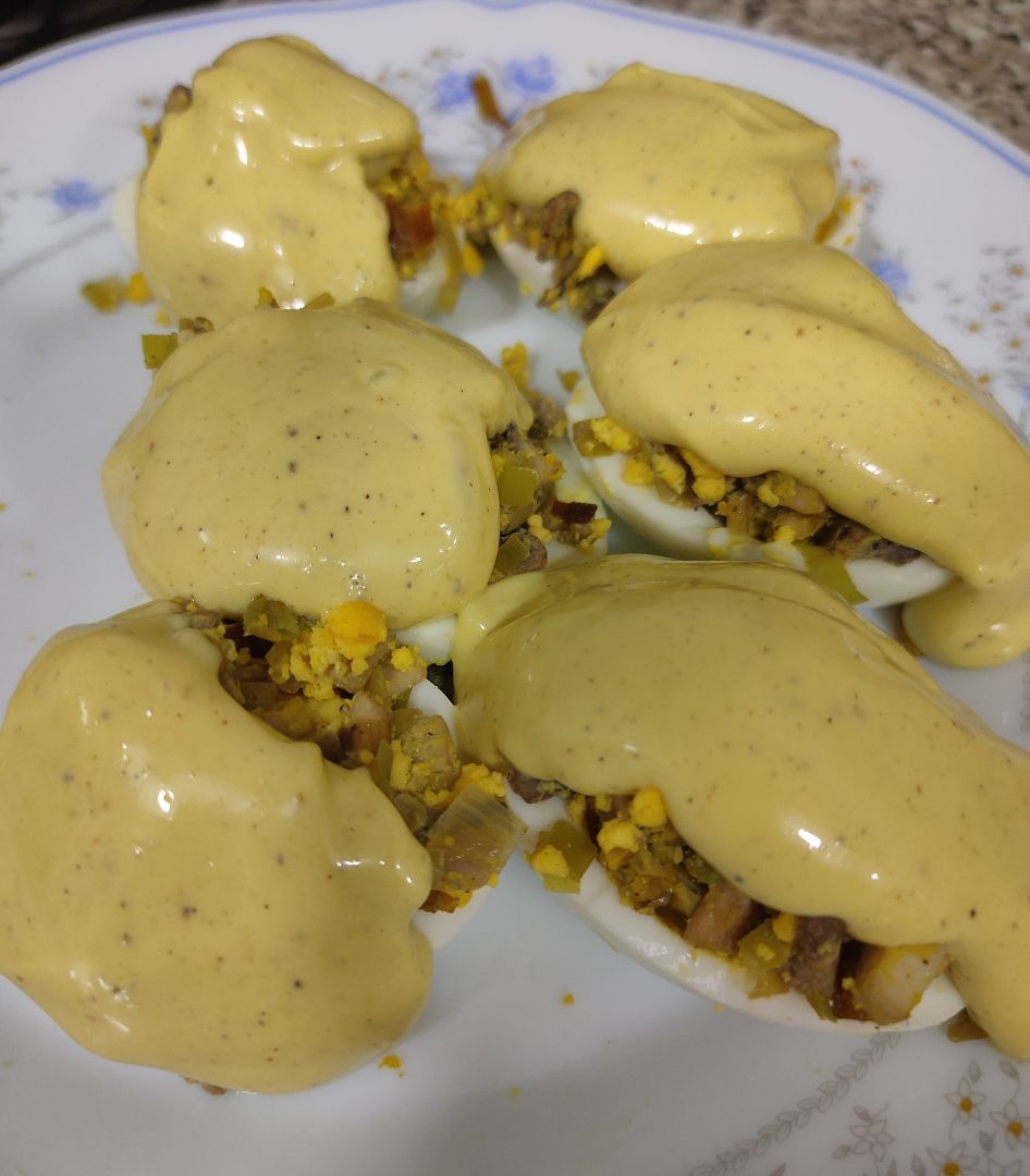 Huevos rellenos de puerro y champis Huevos rellenos de puerro y champis