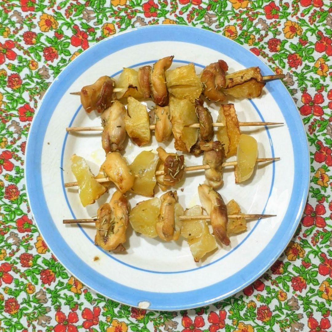 Brochetas de pollo y manzana 🐥 Brochetas de pollo y manzana 🐥