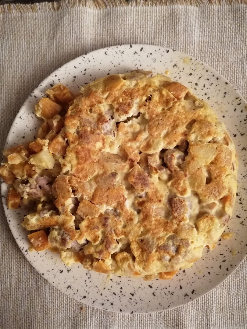 Tortilla destrozada de patata, boniato y butifarra Tortilla destrozada de patata, boniato y butifarra