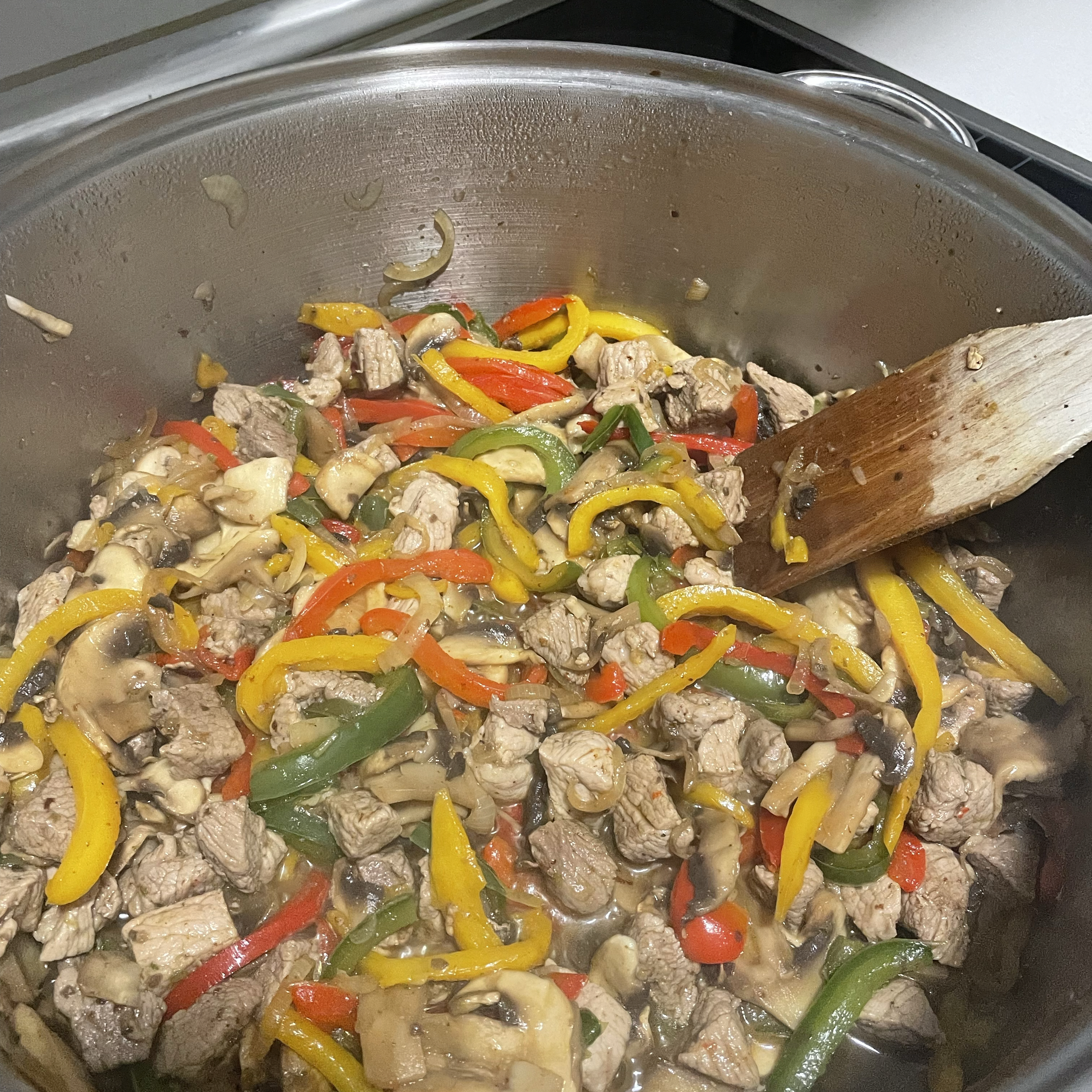 Magro de cerdo con verduras y champiñones Paso 1 Magro de cerdo con verduras y champiñones Paso 1