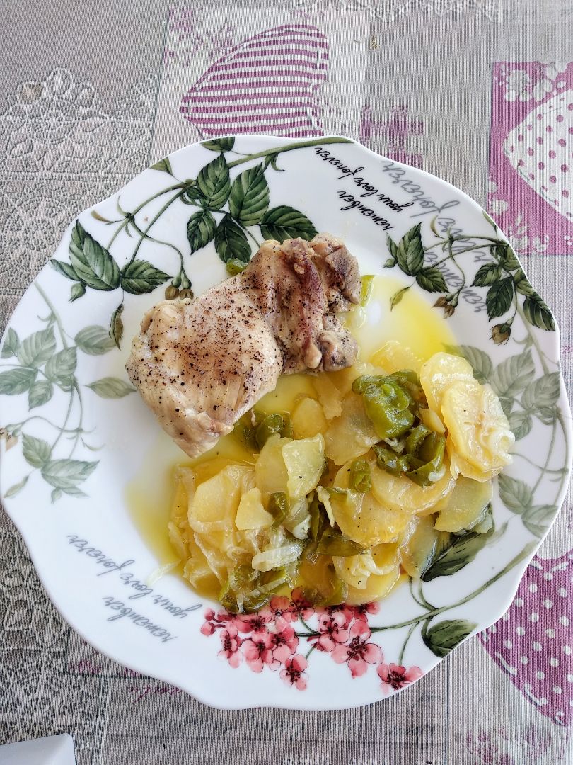 Pollo con patatas panaderas en 15min lekue Pollo con patatas panaderas en 15min lekue
