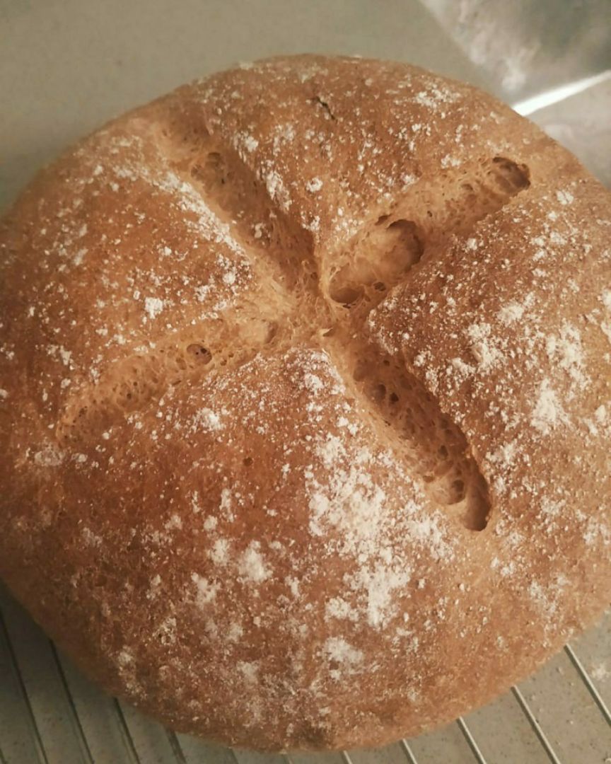 Pan casero de harina de trigo de espelta 100% integral Pan casero de harina de trigo de espelta 100% integral