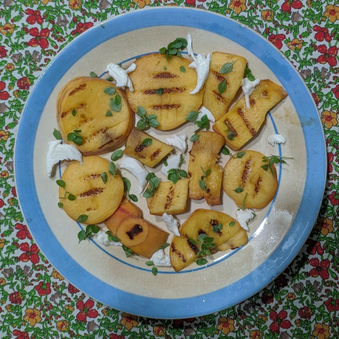 Ensalada de melocot贸n y mozarella 馃崙 Ensalada de melocot贸n y mozarella 馃崙