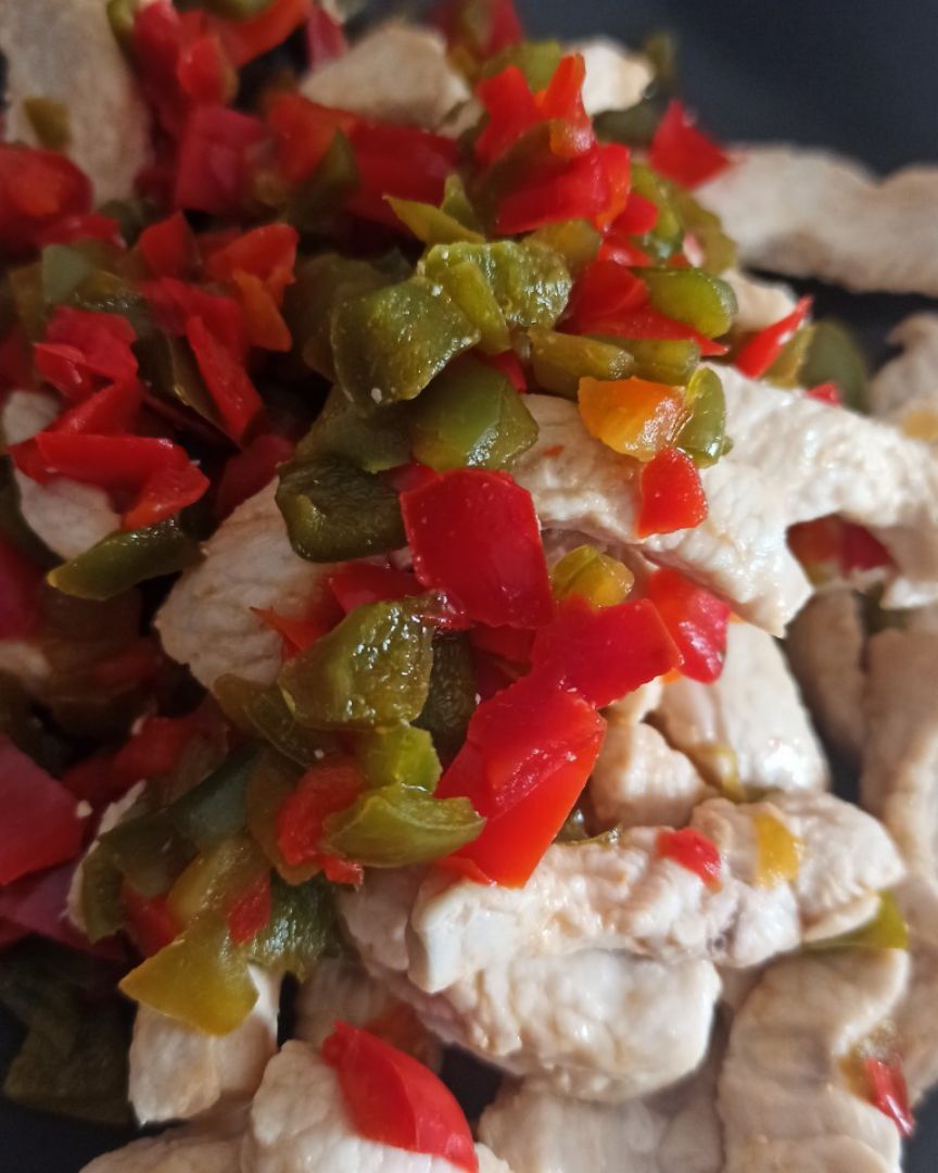 Pechuga de pavo con pimientos 