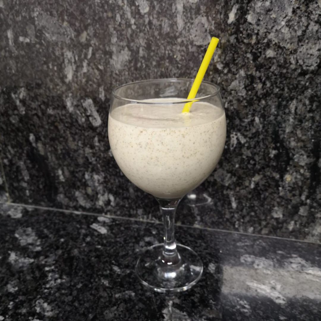 Batido de coco, piña y chía Batido de coco, piña y chía