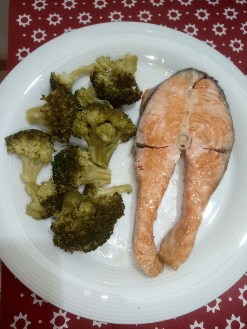 Salmón con Brócoli Salmón con Brócoli