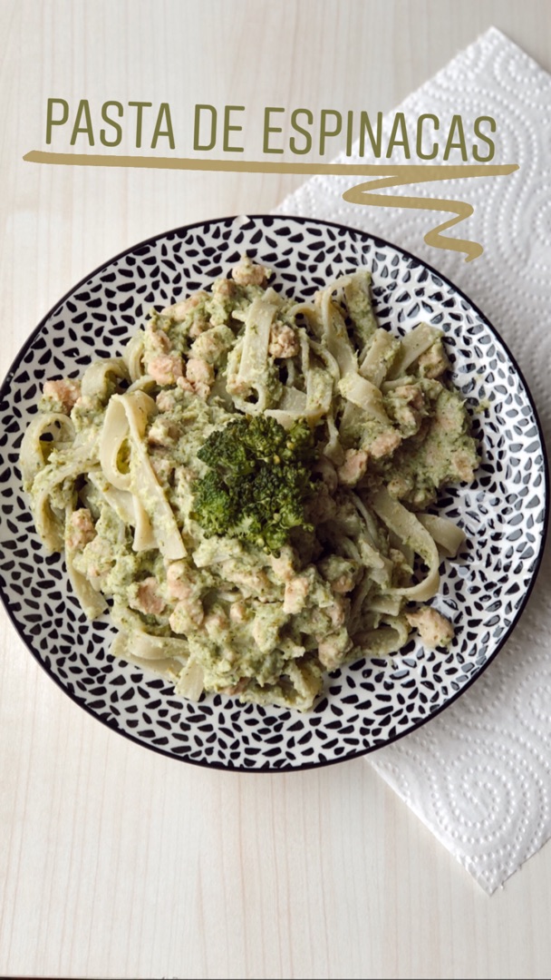 Pasta con soja texturizada y salsa de brócoli 