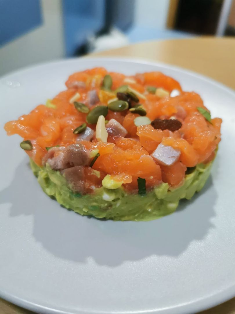 Tartar de salmón con aguacate Tartar de salmón con aguacate