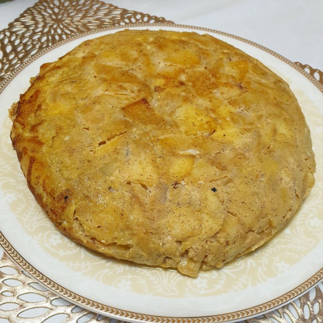 Tortilla dulce de manzana rellena de crema de cacahuete Tortilla dulce de manzana rellena de crema de cacahuete
