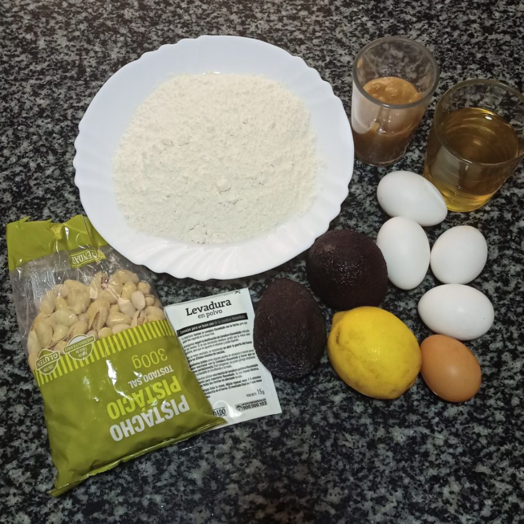 Bizcocho de aguacate y pistachos 🥑 Paso 0 Bizcocho de aguacate y pistachos 🥑 Paso 0