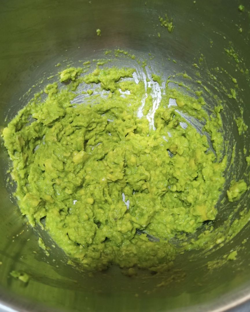 Bizcocho de aguacate y pistachos 🥑 Paso 1 Bizcocho de aguacate y pistachos 🥑 Paso 1