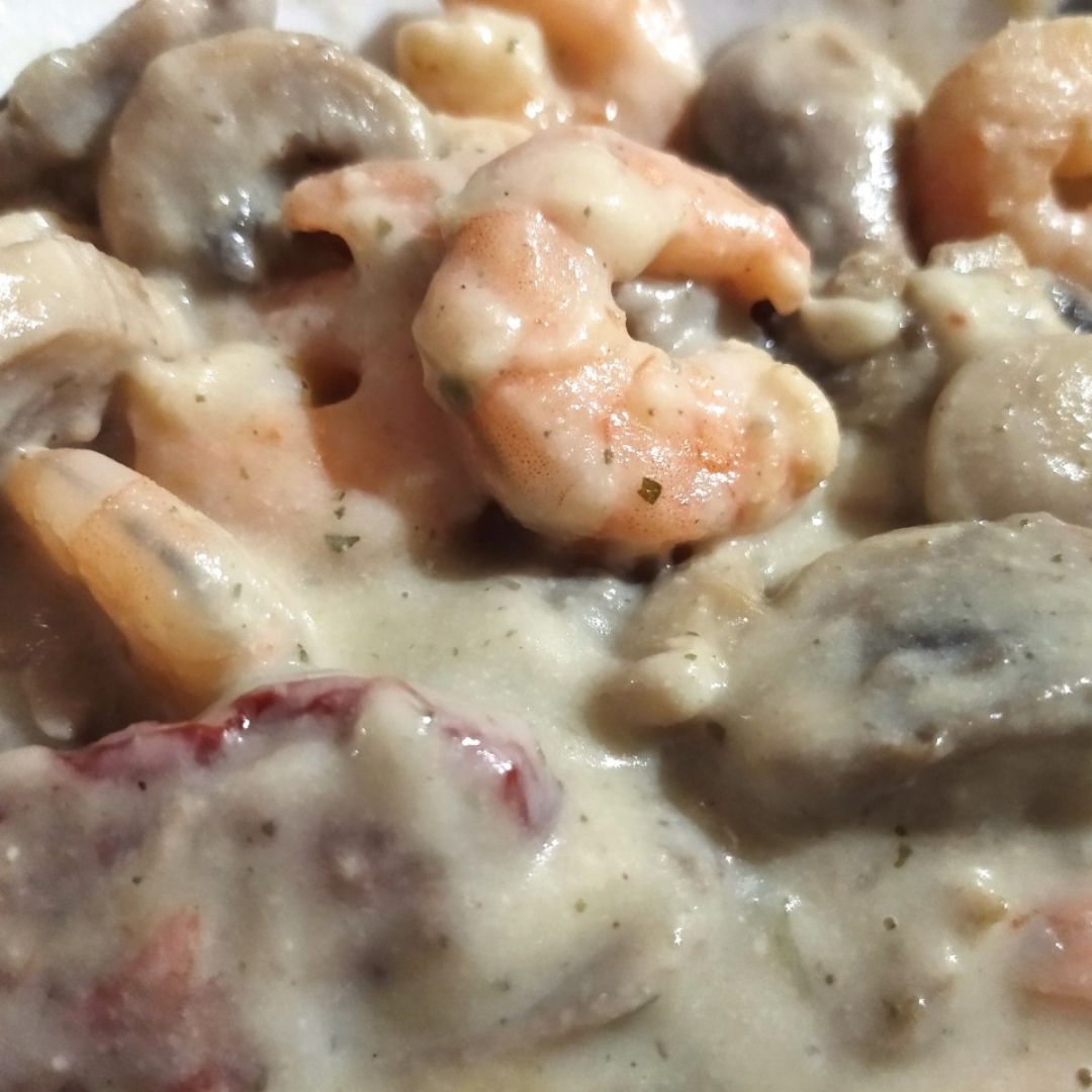 Champiñones con langostinos en salsa de coliflor Champiñones con langostinos en salsa de coliflor