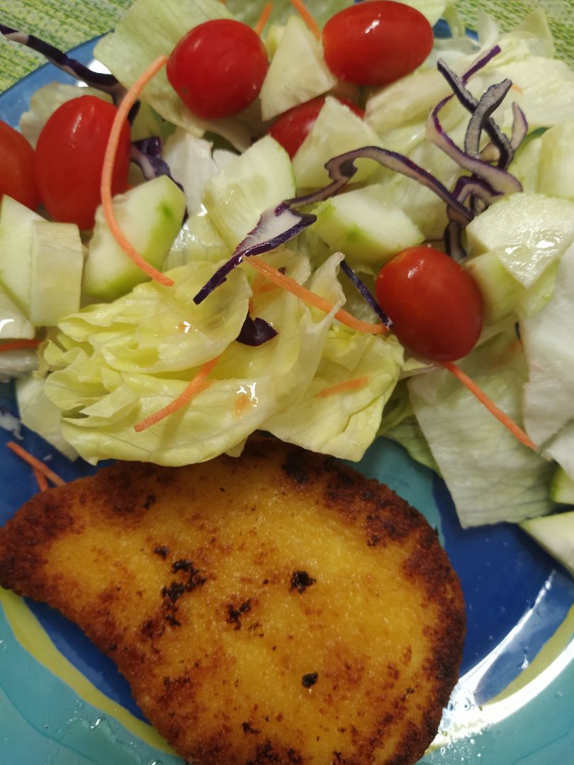 Ensalada y filete vegano Ensalada y filete vegano
