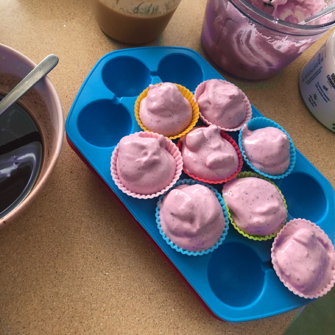 Bombones helados de frutos rojos. Step 0