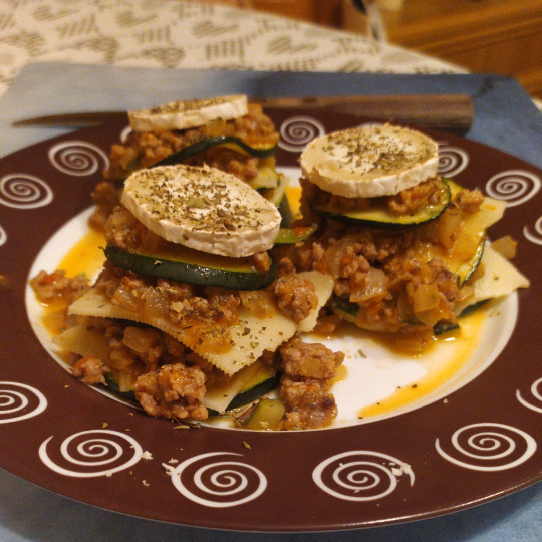 MILHOJAS DE CALABACÍN Y CARNE PICADA 🥒💯 MILHOJAS DE CALABACÍN Y CARNE PICADA 🥒💯