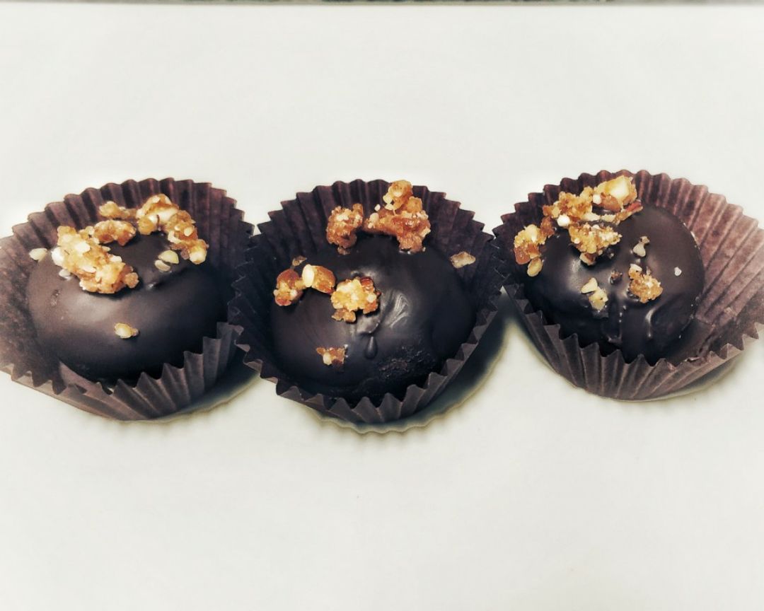 Bombones de boniato y avellanas. Bombones de boniato y avellanas.