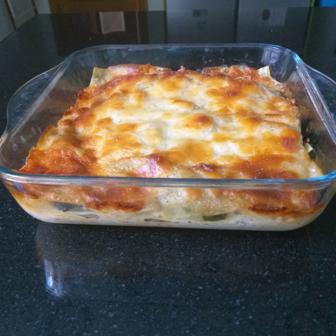 Lasaña de espinacas y carne picada. Lasaña de espinacas y carne picada.