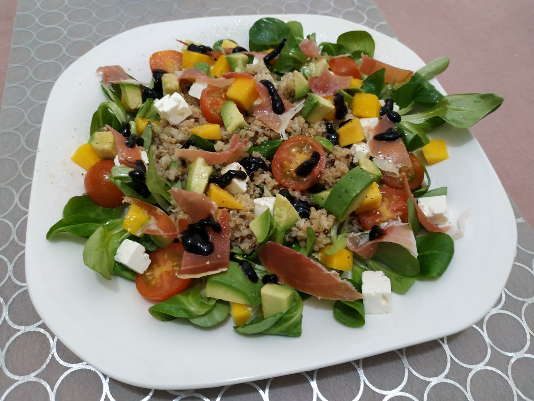 Ensalada de Quinoa & Mango Ensalada de Quinoa & Mango