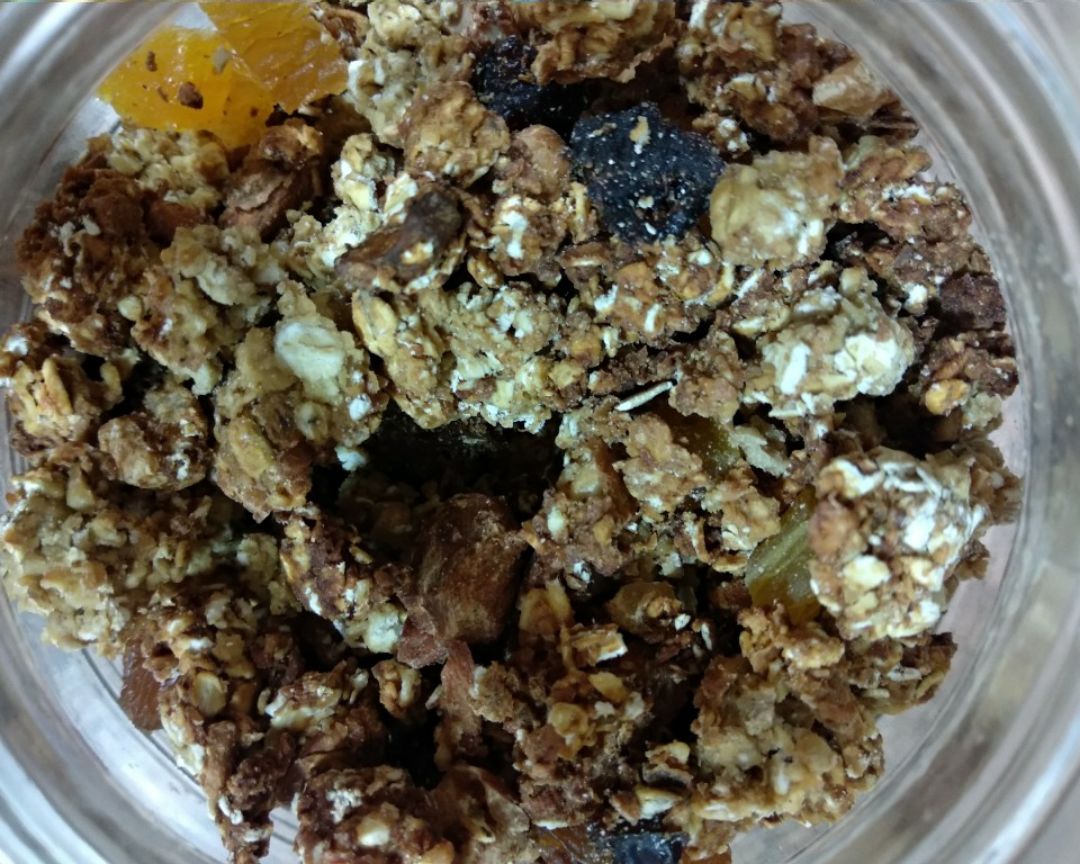 Granola con manzana 🍏 y crema de cacahuete 🥜 Granola con manzana 🍏 y crema de cacahuete 🥜
