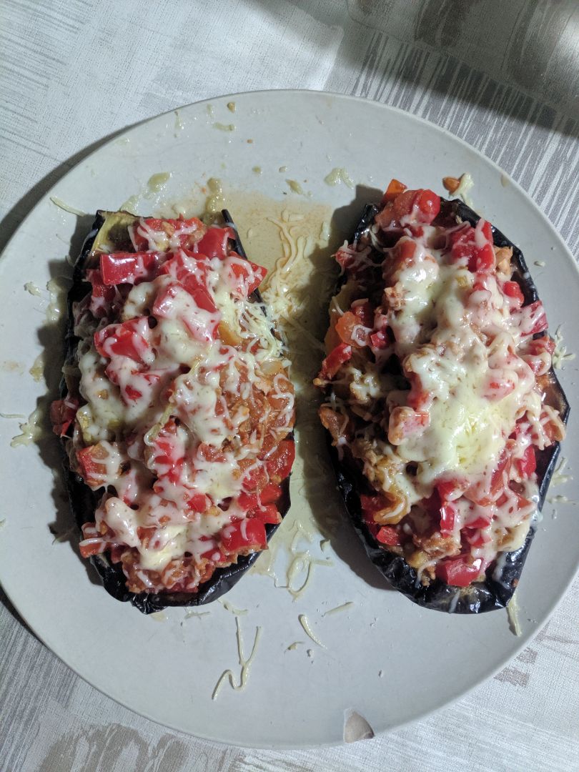 Berenjena rellena de atún y pimiento rojo al Lékué 