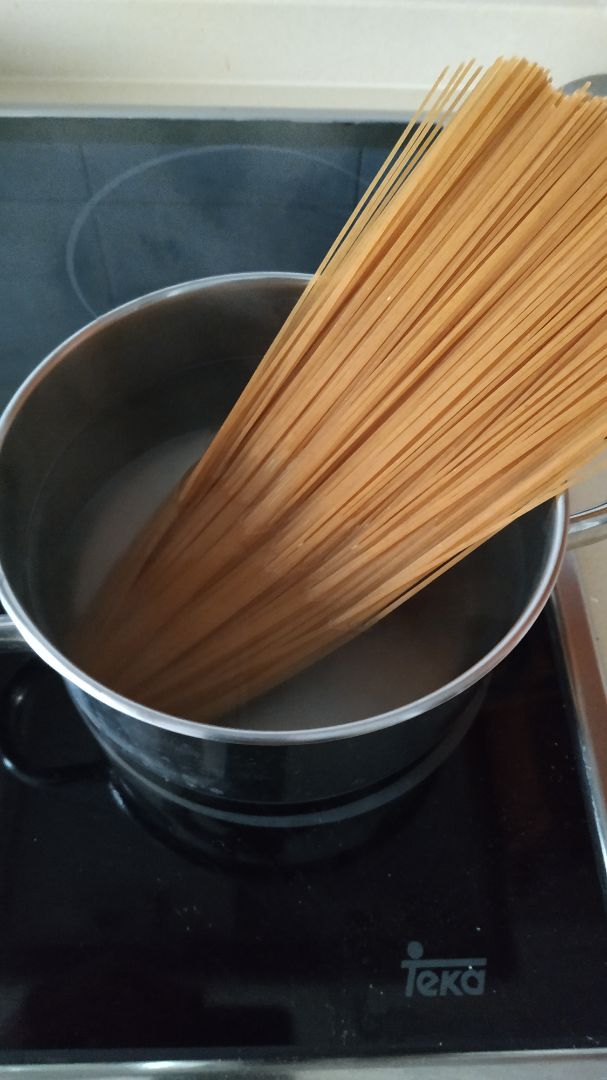Espaguetis integrales con mejillones y verduras🍝 Paso 2