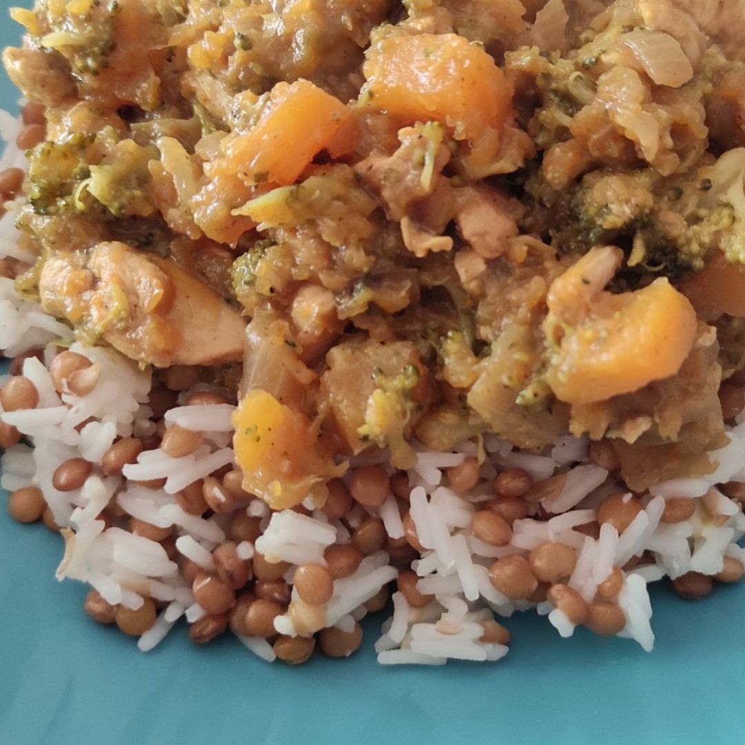 **CURRY LOVE** **CURRY LOVE**
