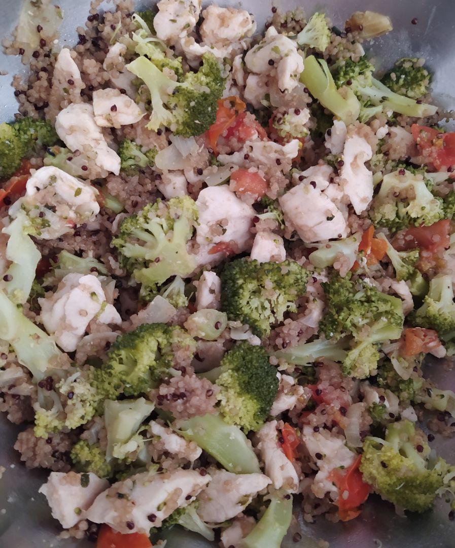 Quinoa con Pollo y Verduras Quinoa con Pollo y Verduras