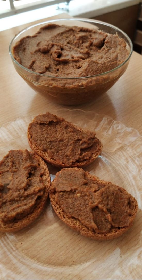 Paté vegano de champiñones y pimientos de piquillo. Paté vegano de champiñones y pimientos de piquillo.