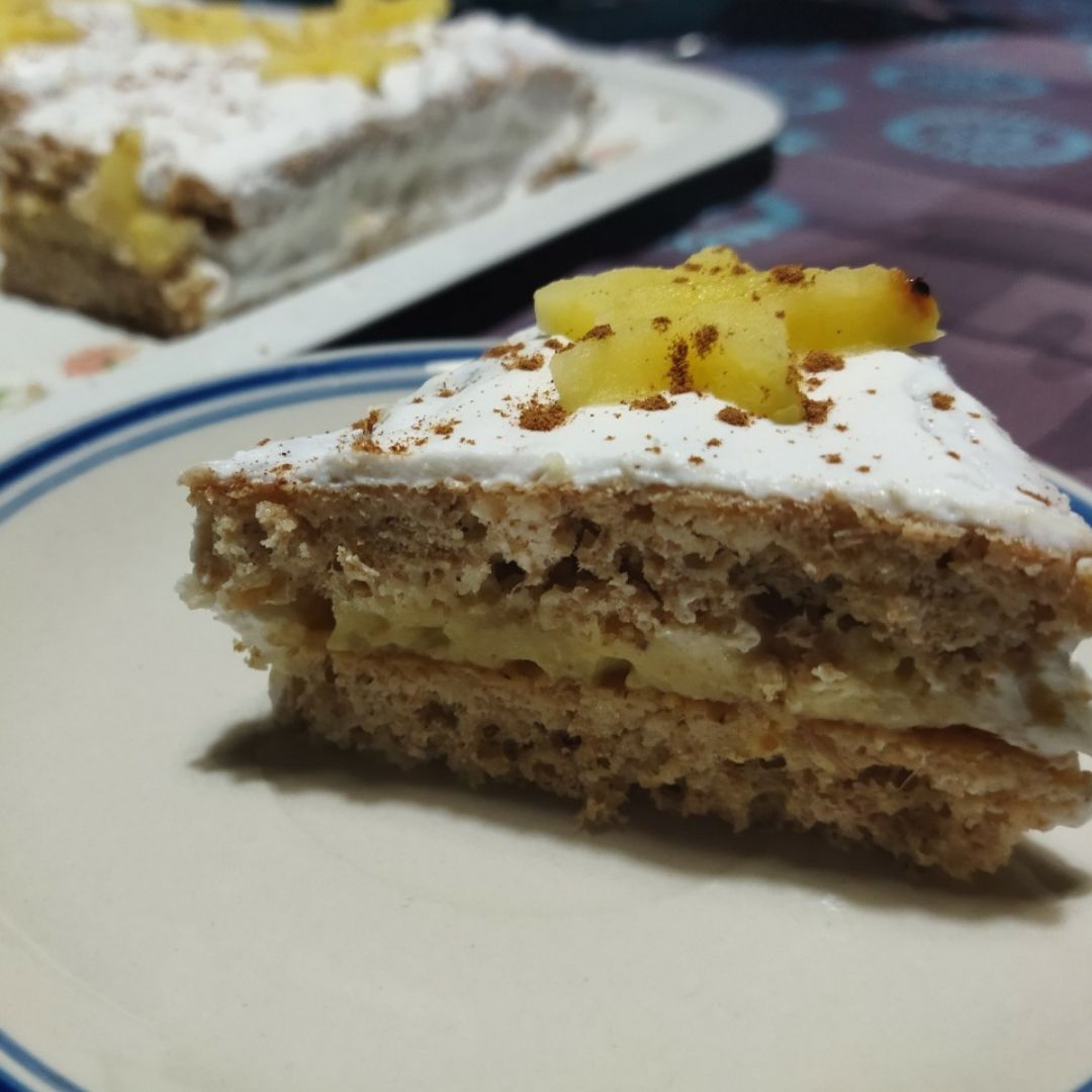 Tarta con crema pastelera Tarta con crema pastelera