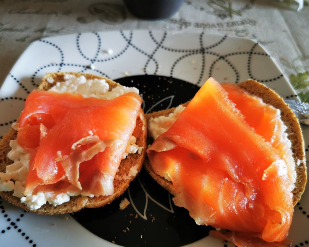 Desayuno 6 con Salmón. Desayuno 6 con Salmón.