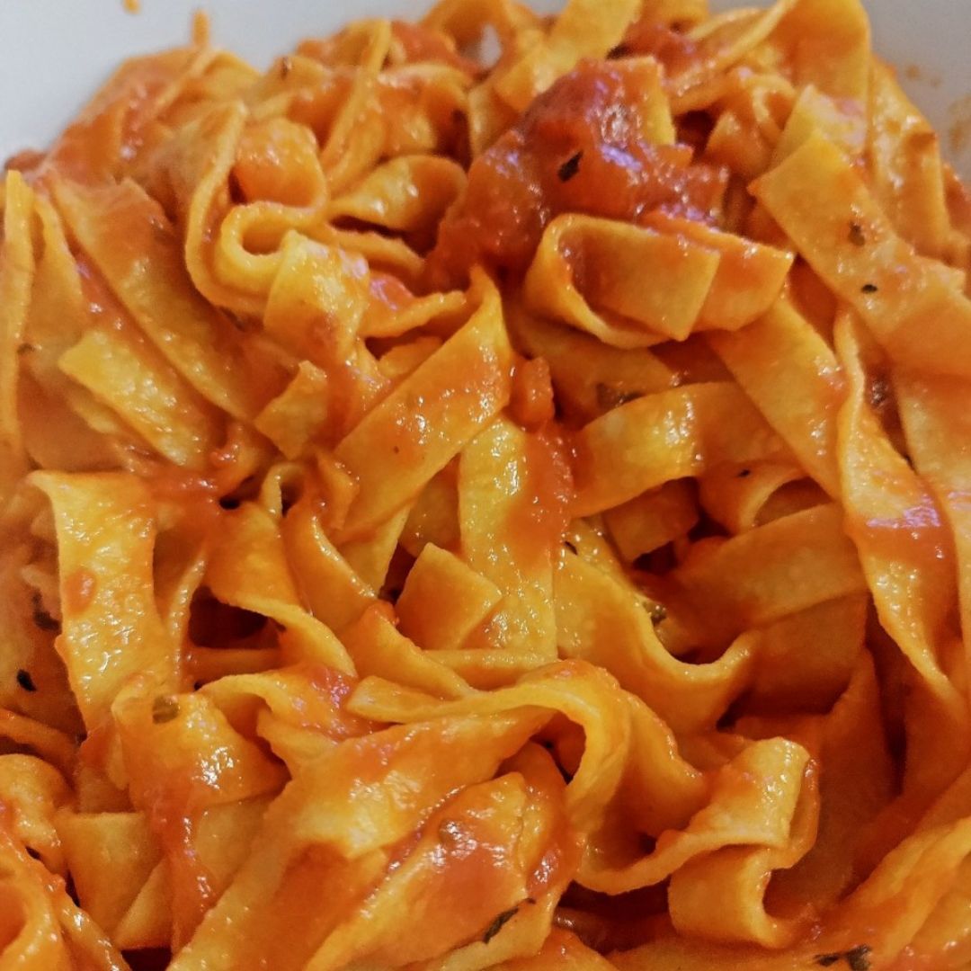 Tagliatelle frescos al huevo con tomatico