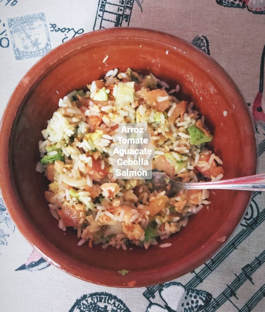 Ensalada de arroz y salmón 