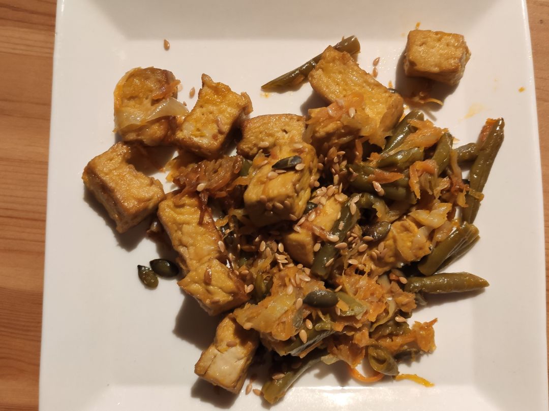 Revuelto de verduras con tofu