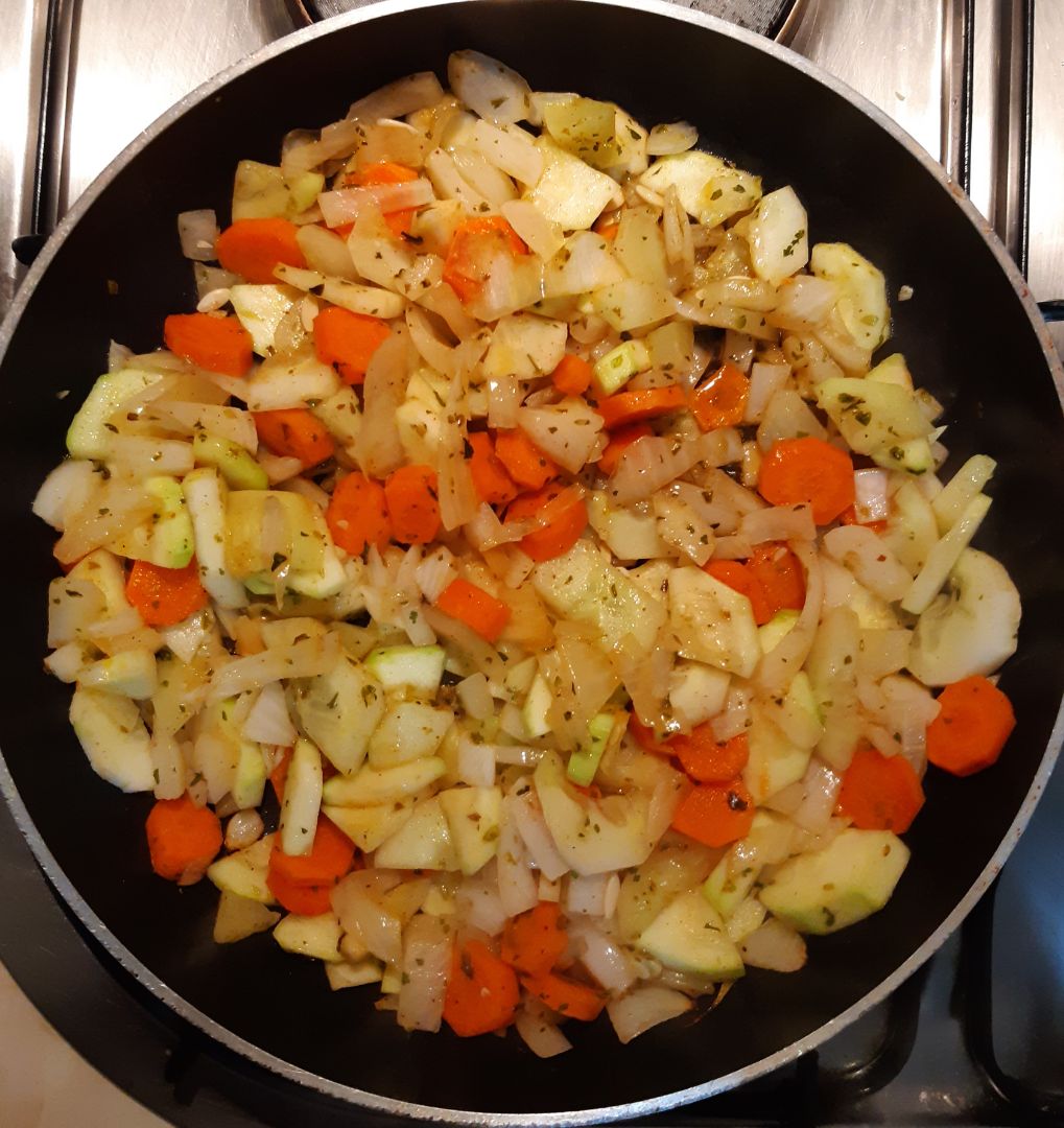 Garbanzos salteados con verduras Paso 0 Garbanzos salteados con verduras Paso 0