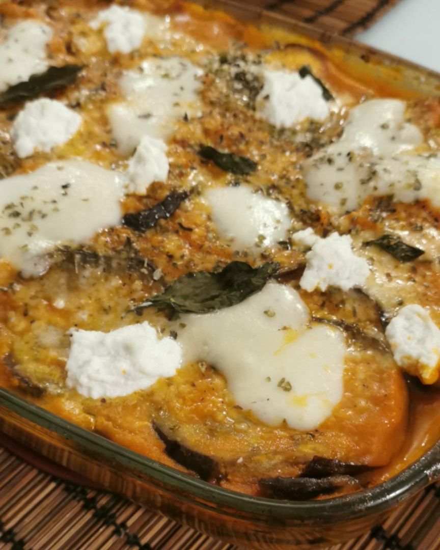Berenjena a la parmigiana Berenjena a la parmigiana