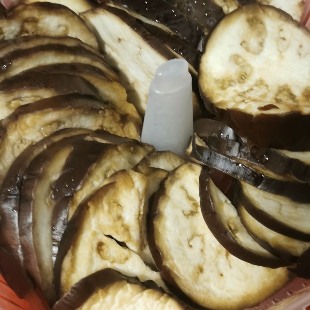 Berenjena a la parmigiana Paso 1 Berenjena a la parmigiana Paso 1